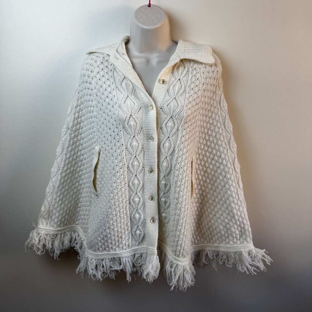 Vintage Billie Jo Sportswear Shawl Boho Hippie Hand Knit Crochet Poncho Pearl